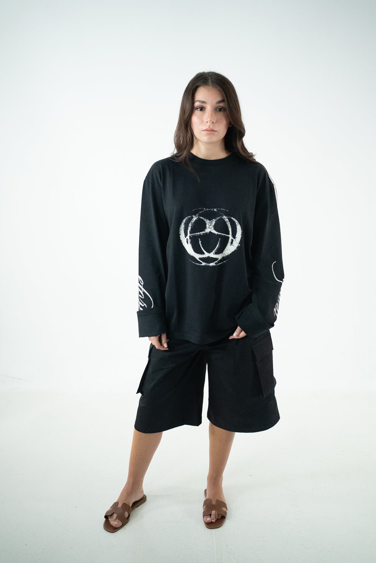 T-SHIRT LONG SLEEVE OVER BLACK