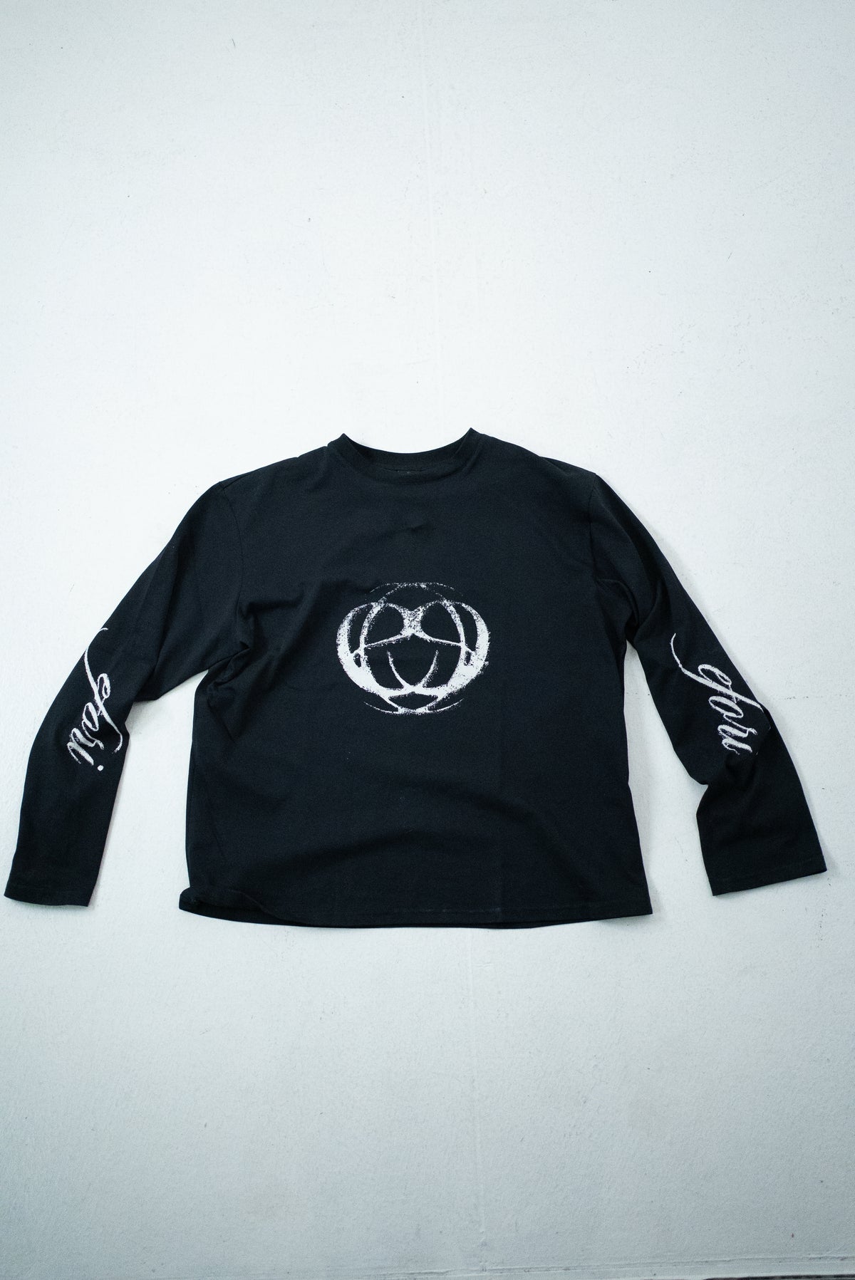 T-SHIRT LONG SLEEVE OVER BLACK
