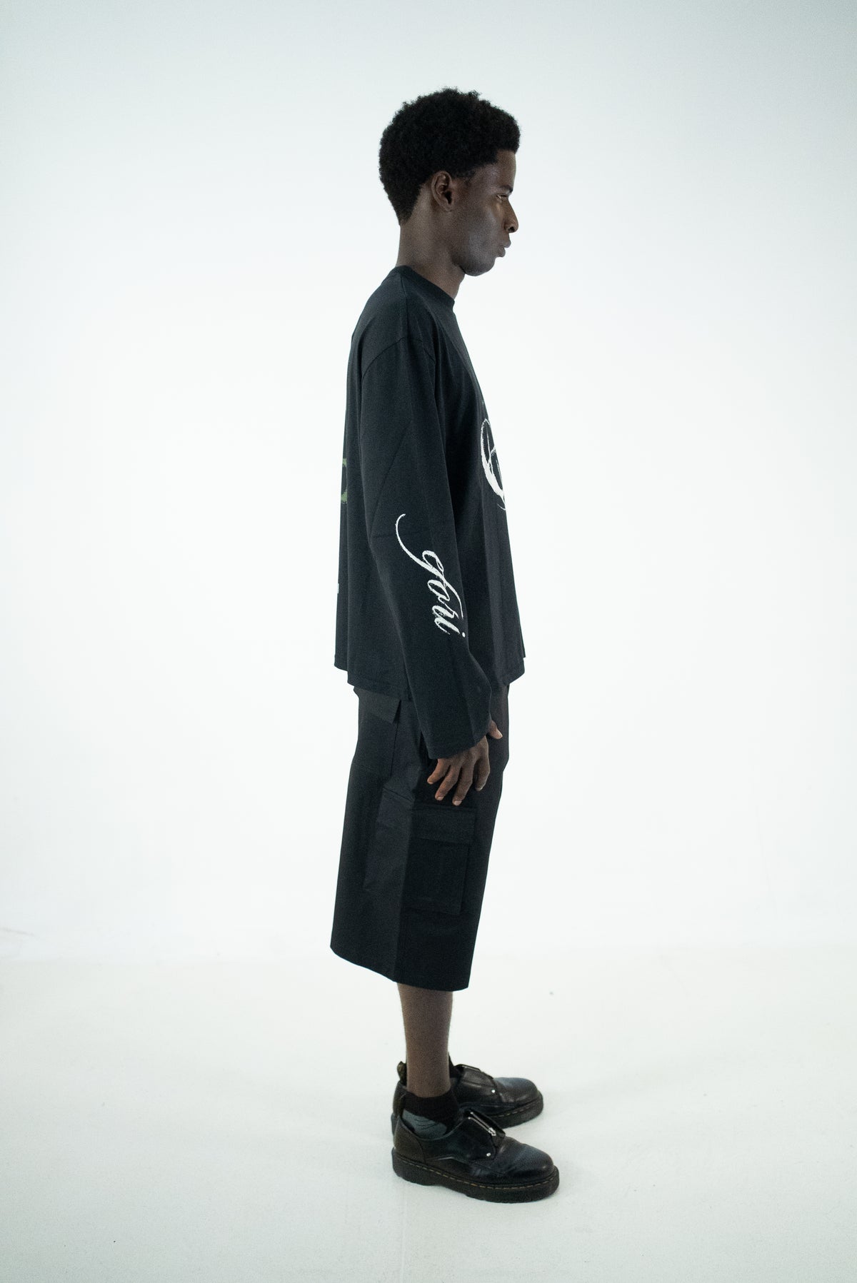 T-SHIRT LONG SLEEVE OVER BLACK