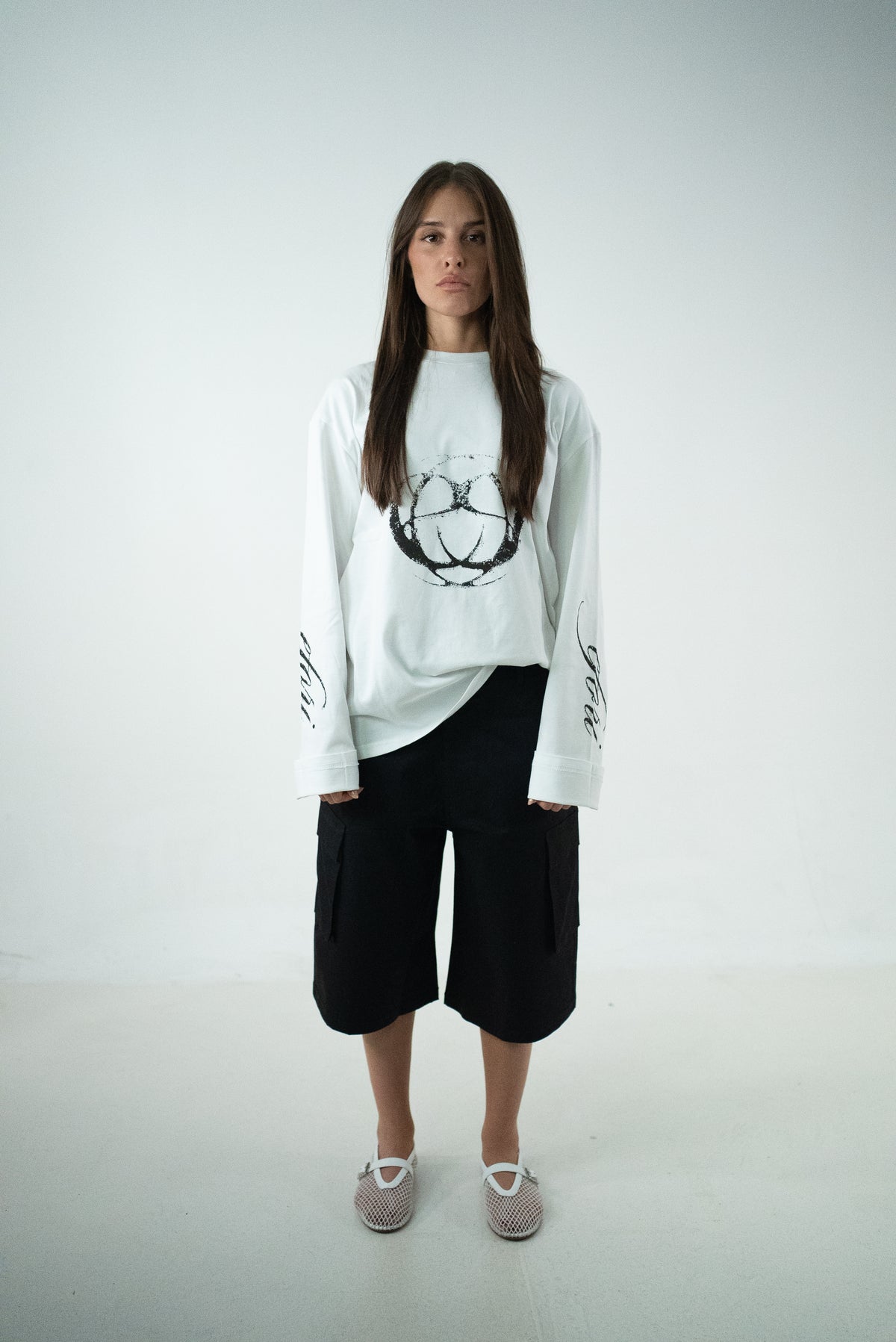 T-SHIRT LONG SLEEVE OVER WHITE