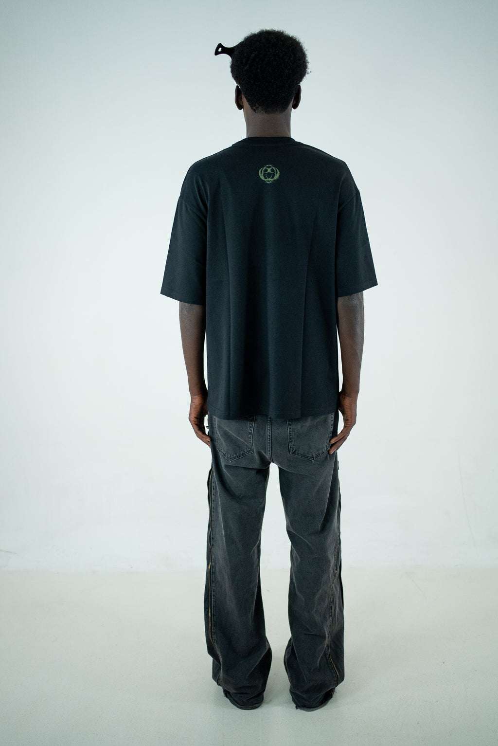 T-SHIRT OVER BLACK