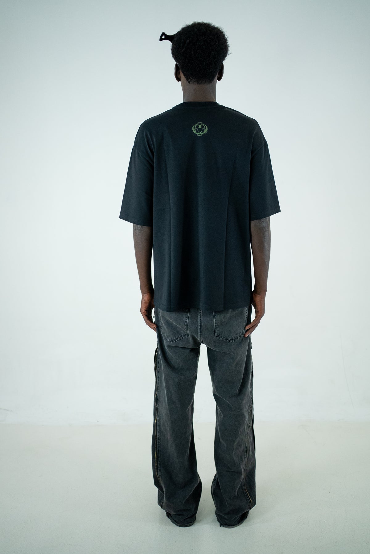 T-SHIRT OVER BLACK