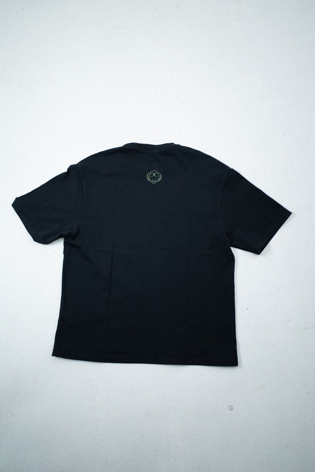 T-SHIRT OVER BLACK